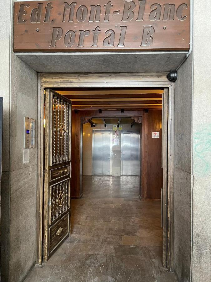 סיירה נבדה Precioso Apartamento En La Plaza מראה חיצוני תמונה